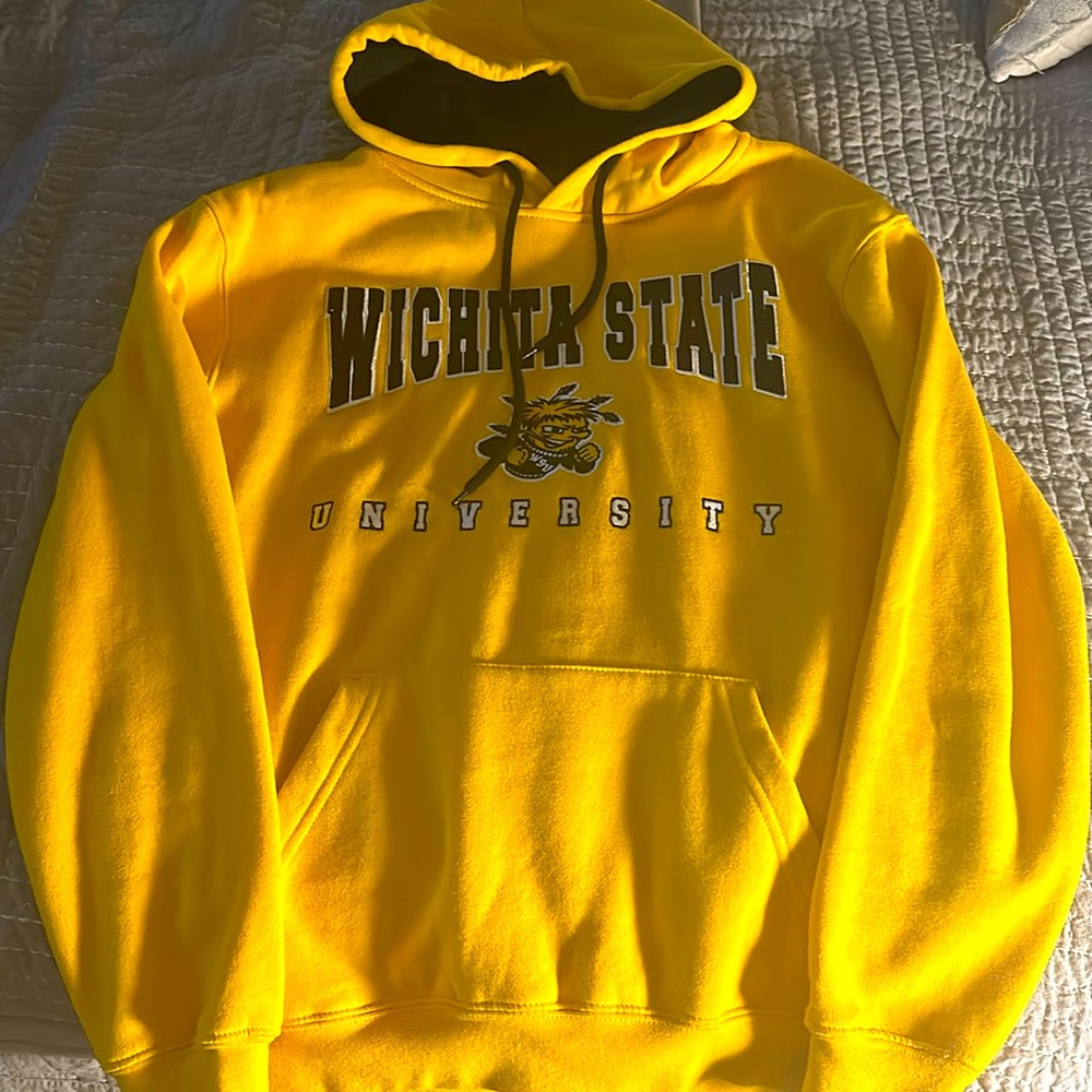 NWOT Wichita State University Sweatshirt Size M
